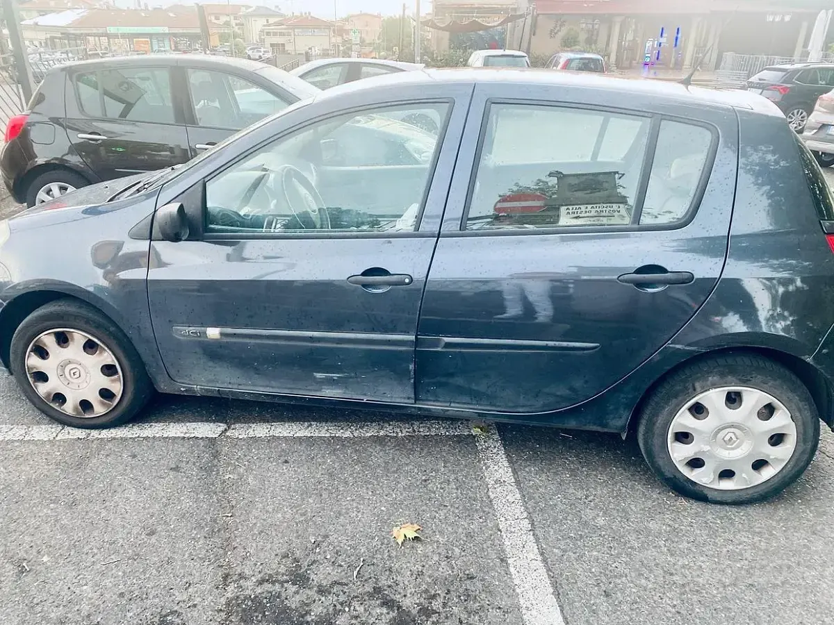 Usata Renault Clio 105 CV (77 kW) 2006 Nero Utilitaria