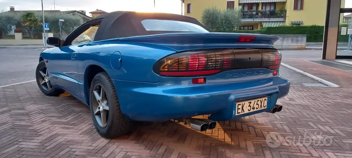 Usata Pontiac Firebird 148 CV (108 kW) 1995 Bluazzurro Cabrio