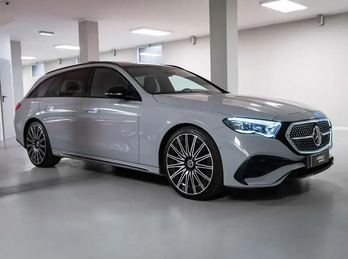 Usata Mercedes E220 AMG Line Premium Plus 197 CV (144 kW) 2024 Grigio alpi standard manufaktu Station wagon