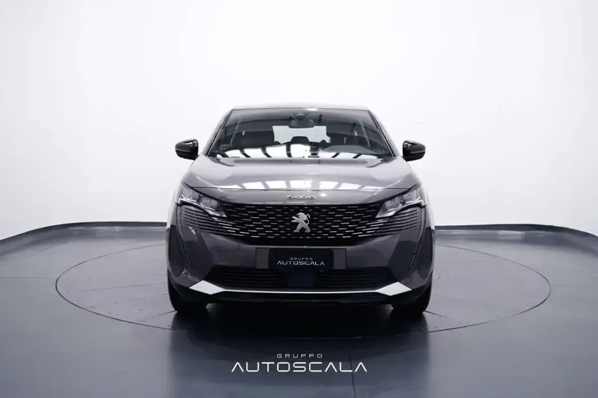 Usata Peugeot 5008 Active 131 CV (96 kW) 2023 Grigio platinum SUV