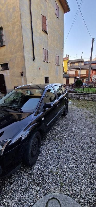 Usata Ford Focus 116 CV (85 kW) 2007 Nero Station wagon