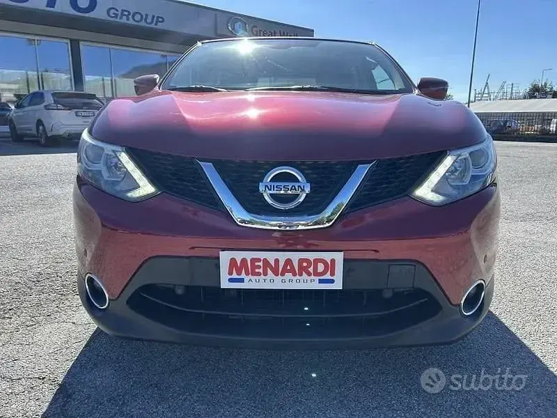 Usata Nissan Qashqai Acenta 110 CV (80 kW) 2017 Rosso SUV