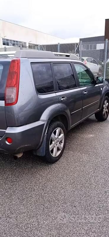 Usata Nissan X-Trail 136 CV (100 kW) 2007 Grigio SUV