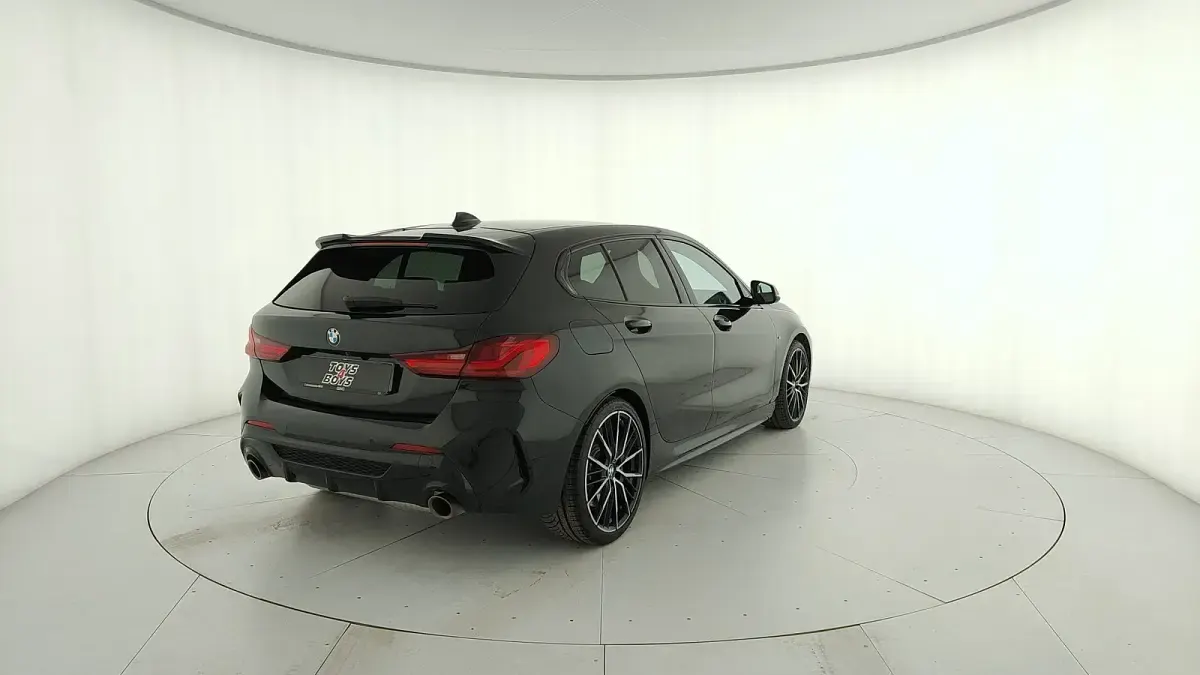 Usata BMW M135 Comfort Edition 306 CV (225 kW) 2022 Nero Utilitaria