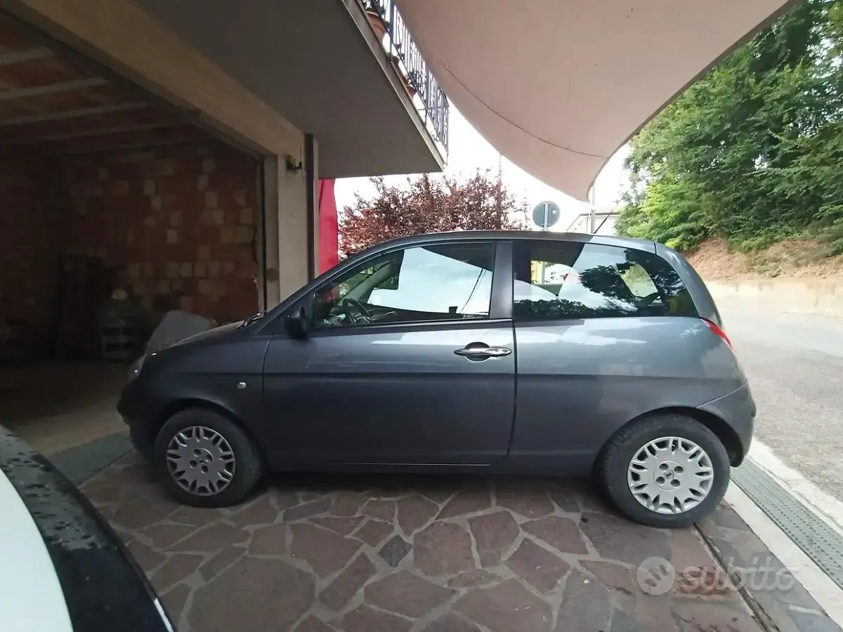 Usata Lancia Ypsilon 80 CV (58 kW) 2005 Utilitaria