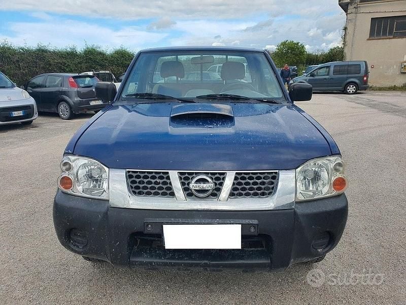 Usata Nissan Navara 133 CV (97 kW) 2003 Blu Pick-up