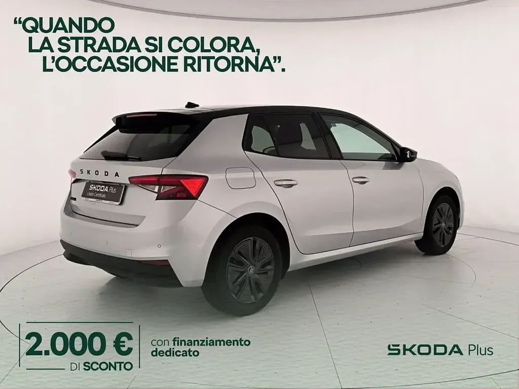Usata Skoda Fabia 80 CV (58 kW) 2025 Argento brillante metallizzato nero tulipano perlato Utilitaria