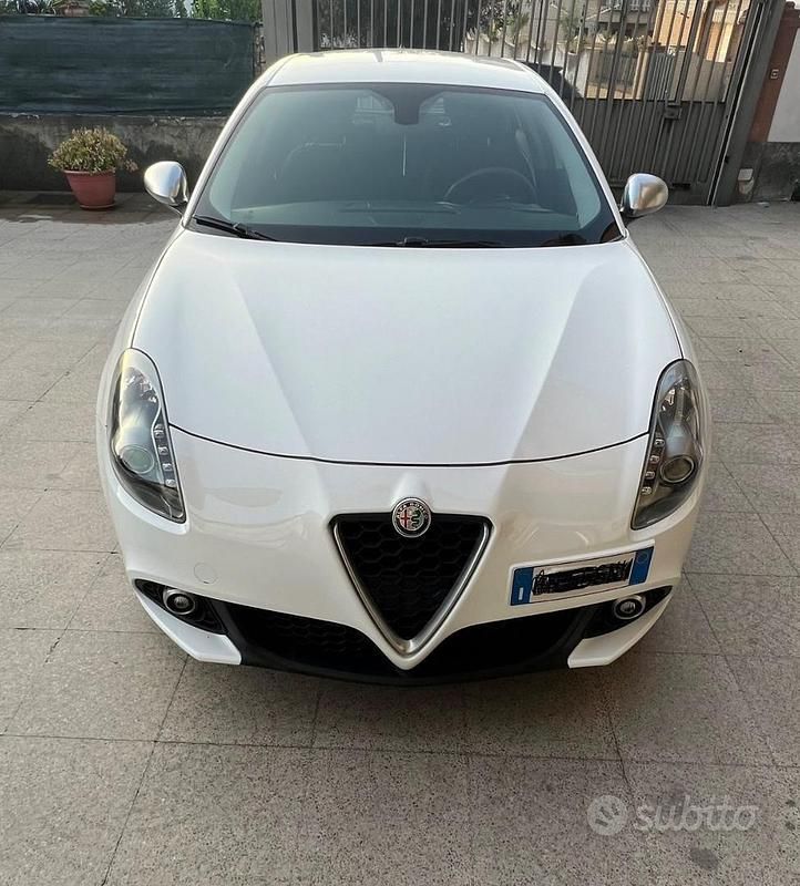 Usata Alfa Romeo Giulietta 120 CV (88 kW) 2018 Bianco Utilitaria
