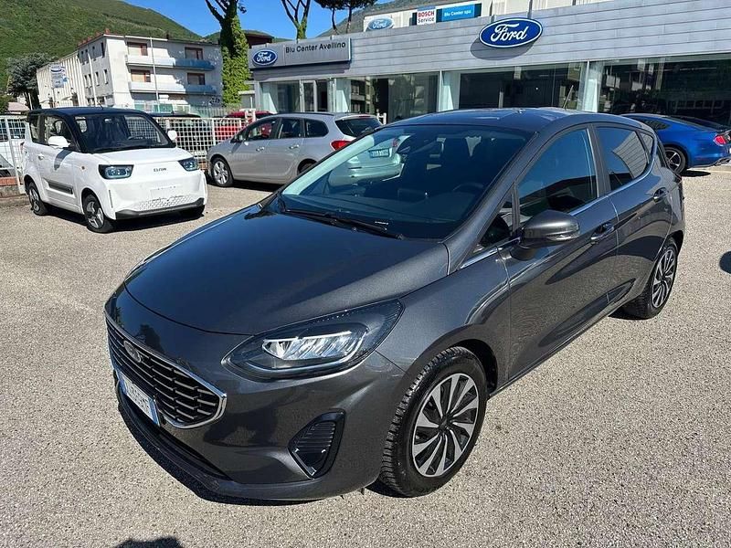 Magnetic grey Usata 2022 Ford Fiesta Titanium Due volumi | 14.950 € (Buon prezzo) - Immagine 1/4
