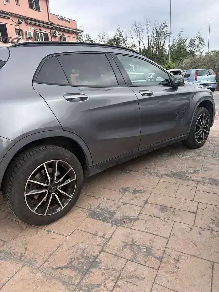 Usata Mercedes GLA250 AMG 211 CV (155 kW) 2017 Grigio SUV