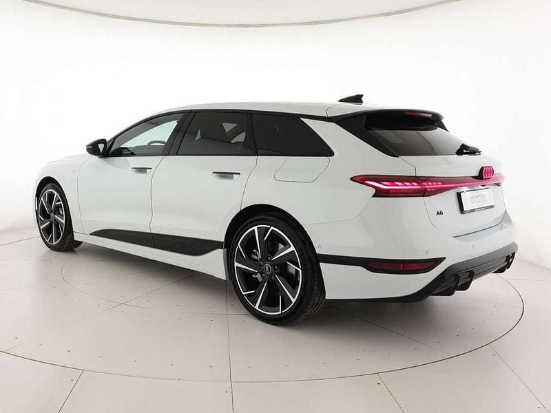 Nuova Audi A6 e-tron S-Line 280 kW (381 CV) 2026 Bianco ghiaccio metallizzato Station wagon