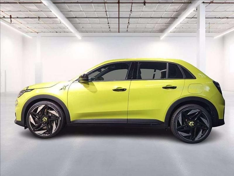 Nuova Abarth 600e Turismo 105 kW (143 CV) 2026 Verde pastello SUV