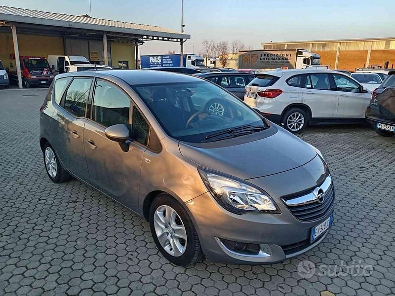Usata Opel Meriva 120 CV (88 kW) 2014 Grigio Monovolume