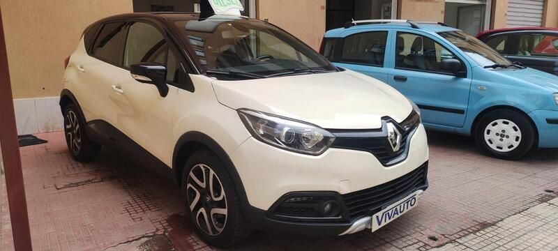 Usata Renault Captur 110 CV (80 kW) 2016 Beige SUV