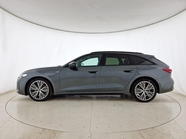 Nuova Audi A5 Sportback S-Line 204 CV (150 kW) 2025 Grigio daytona perla Utilitaria