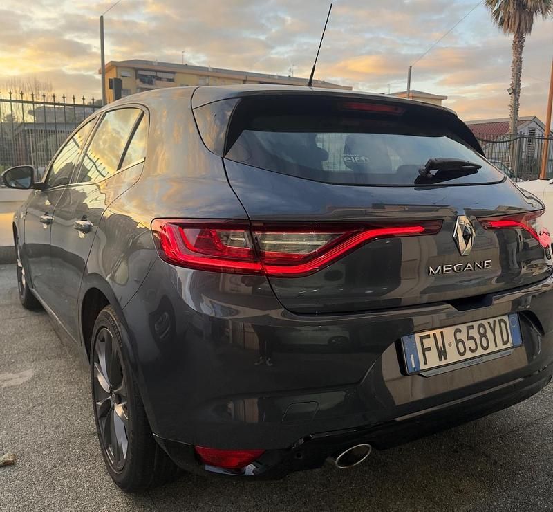 Usata Renault Mégane IV Intens 116 CV (85 kW) 2019 Grigio Berlina