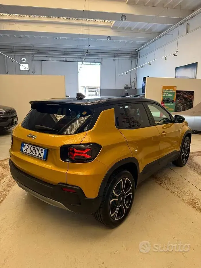 Usata Jeep Avenger EV Summit 61 kW (84 CV) 2023 Giallo SUV