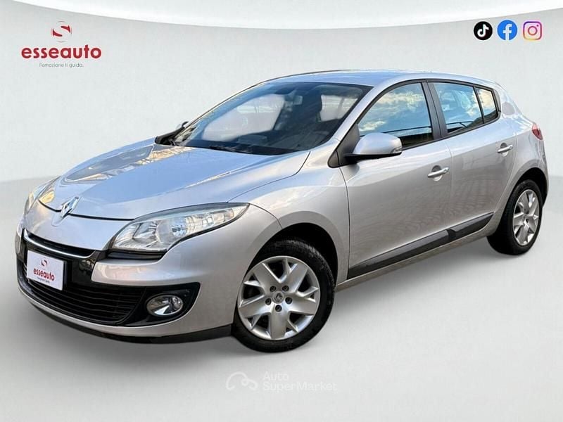 Grigio Usata 2013 Renault Mégane Berlina | 4900 € (Buon prezzo) - Immagine 1/4