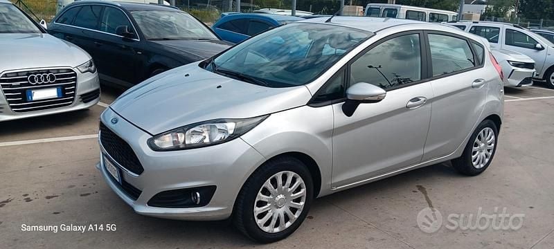 Usata Ford Fiesta Business Edition 75 CV (55 kW) 2017 Argento Utilitaria