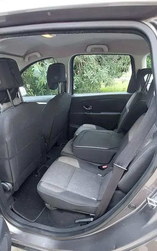 Käytetty Renault Scenic E-Tech 110 HP (80 kW) 2015 Harmaa Tila-auto