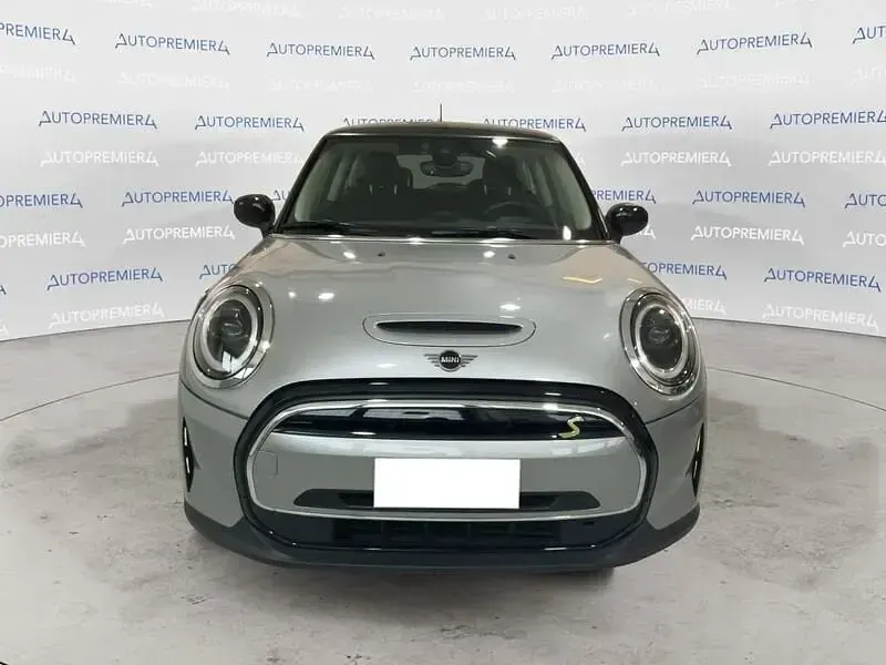 Usata Mini Cooper SE Essential 135 kW (184 CV) 2023 Argento Utilitaria
