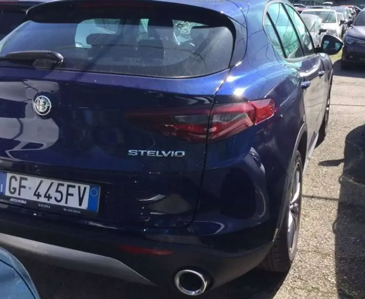 Usata Alfa Romeo Stelvio Business 190 CV (139 kW) 2021 Blu/azzurro SUV