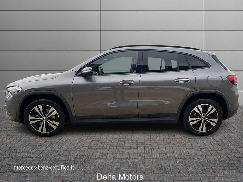 Gebraucht Mercedes GLA200 150 PS (110 kW) 2022 Grau SUV