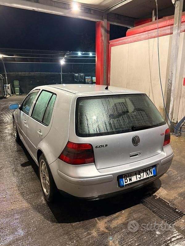 Usata VW Golf IV 130 CV (95 kW) 2001 Berlina