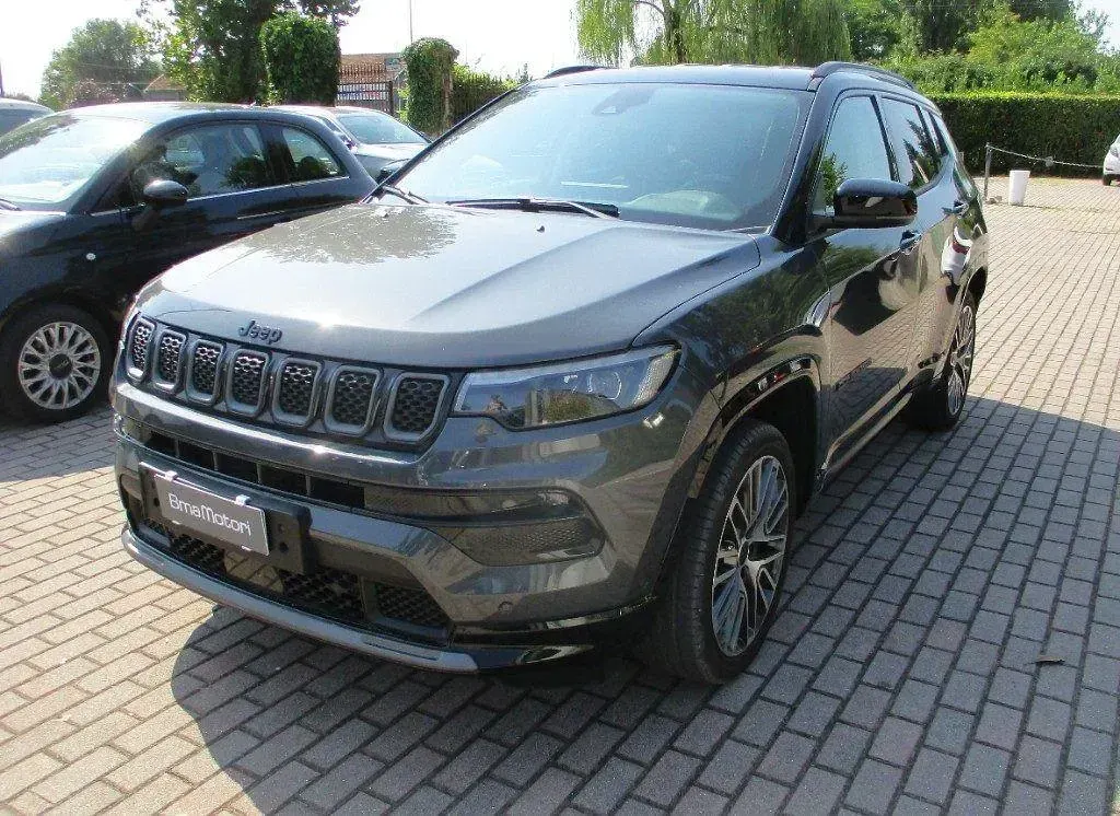 Usata Jeep Compass 131 CV (96 kW) 2024 Giallo SUV