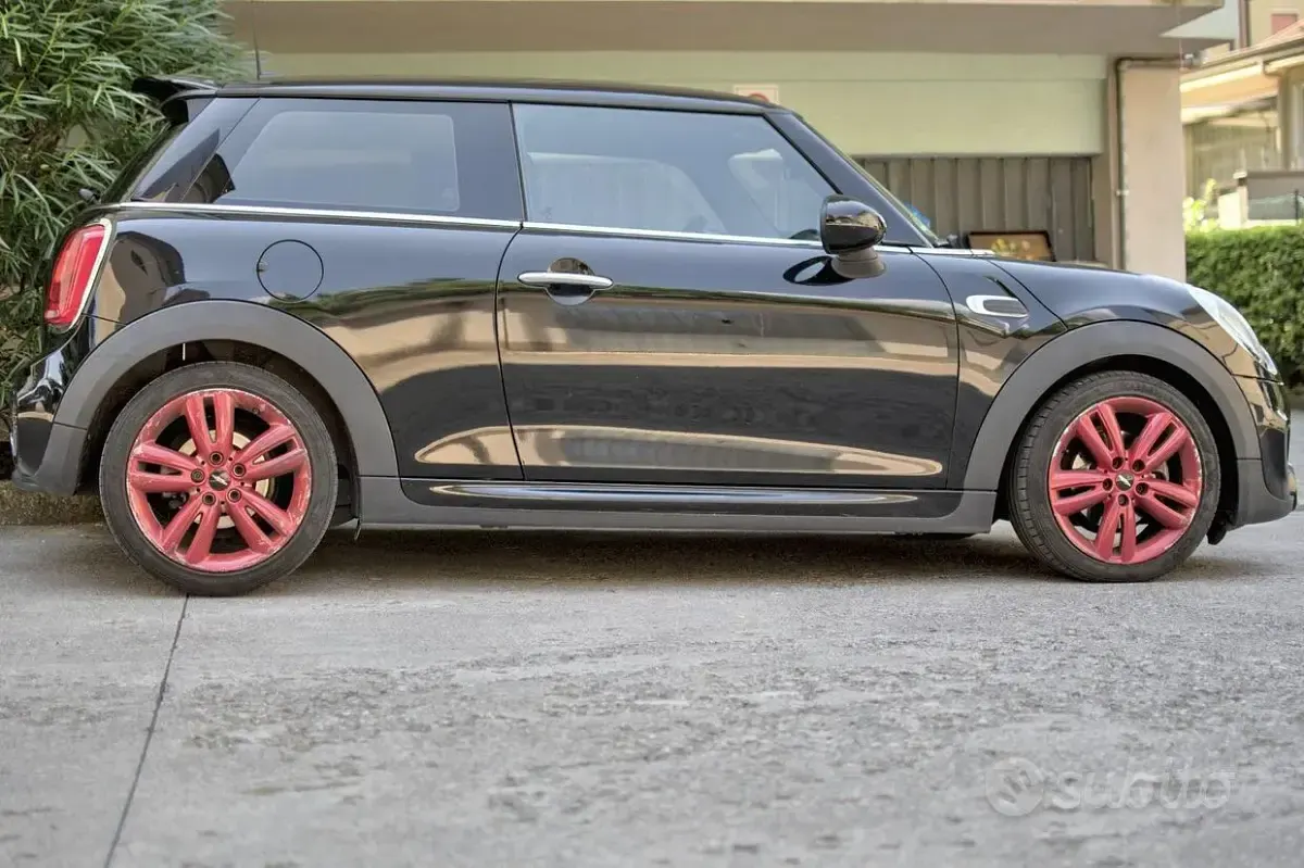 Usata Mini One D Business 95 CV (69 kW) 2015 Nero Utilitaria