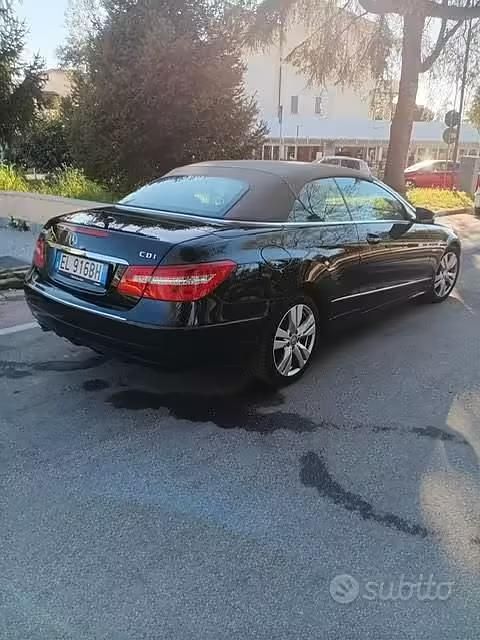 Gebraucht Mercedes E250 Avantgarde 204 PS (150 kW) 2012 Schwarz Cabrio