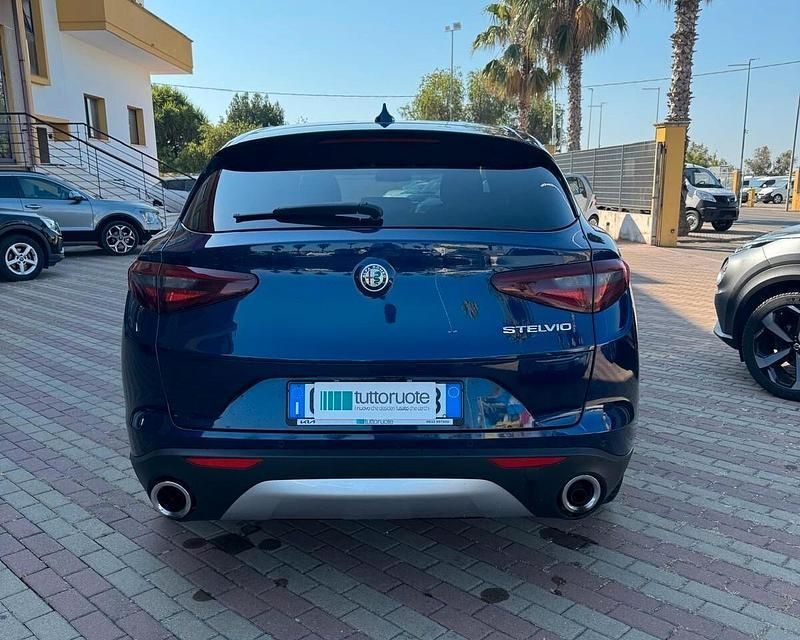 Usata Alfa Romeo Stelvio 190 CV (139 kW) 2021 Blu SUV