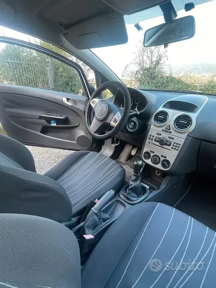 Usata Opel Corsa 75 CV (55 kW) 2008 Nero Utilitaria