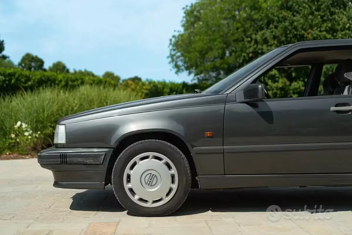 Usata Volvo 850 69 CV (50 kW) 1992 Grigio Berlina