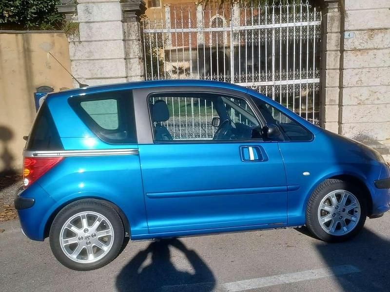 Usata Peugeot 1007 68 CV (50 kW) 2007 Blu/azzurro Monovolume