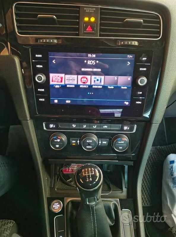 Usata VW Golf VII R-line 110 CV (80 kW) 2018 Blu Berlina