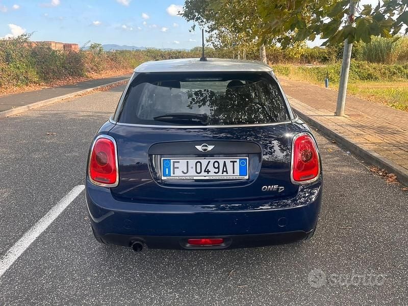 Begagnad Mini One D 95 HK (69 kW) 2017 Blå Halvkombi