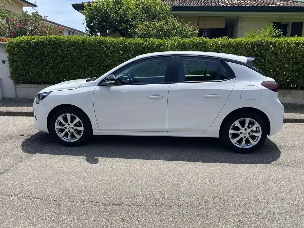 Usata Opel Corsa Edition 75 CV (55 kW) 2022 Bianco Utilitaria