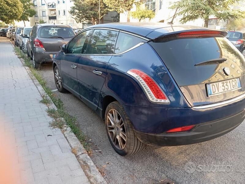Usata Lancia Delta 150 CV (110 kW) 2009 Blu Utilitaria
