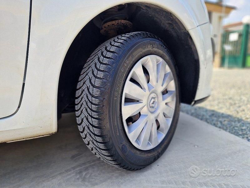 Usata Renault Modus 75 CV (55 kW) 2011 Bianco Monovolume