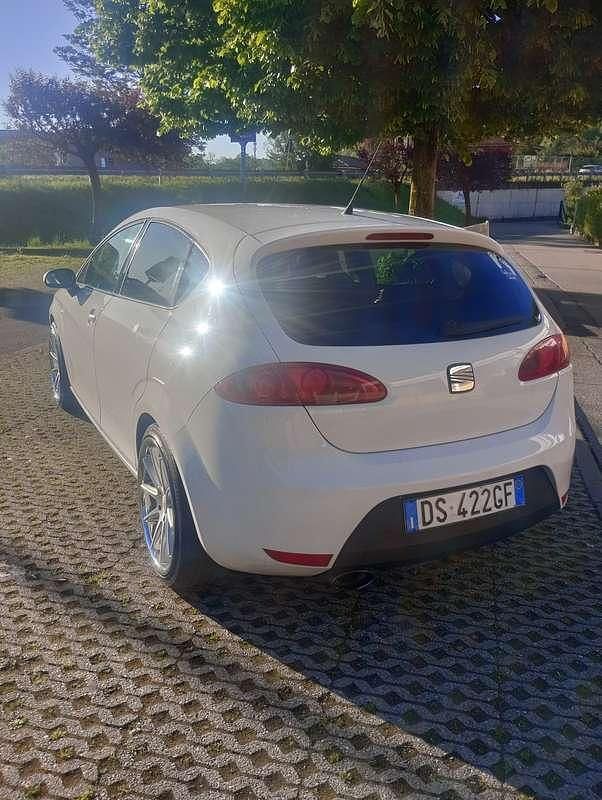 Usata Seat Leon CUPRA 241 CV (177 kW) 2009 Utilitaria
