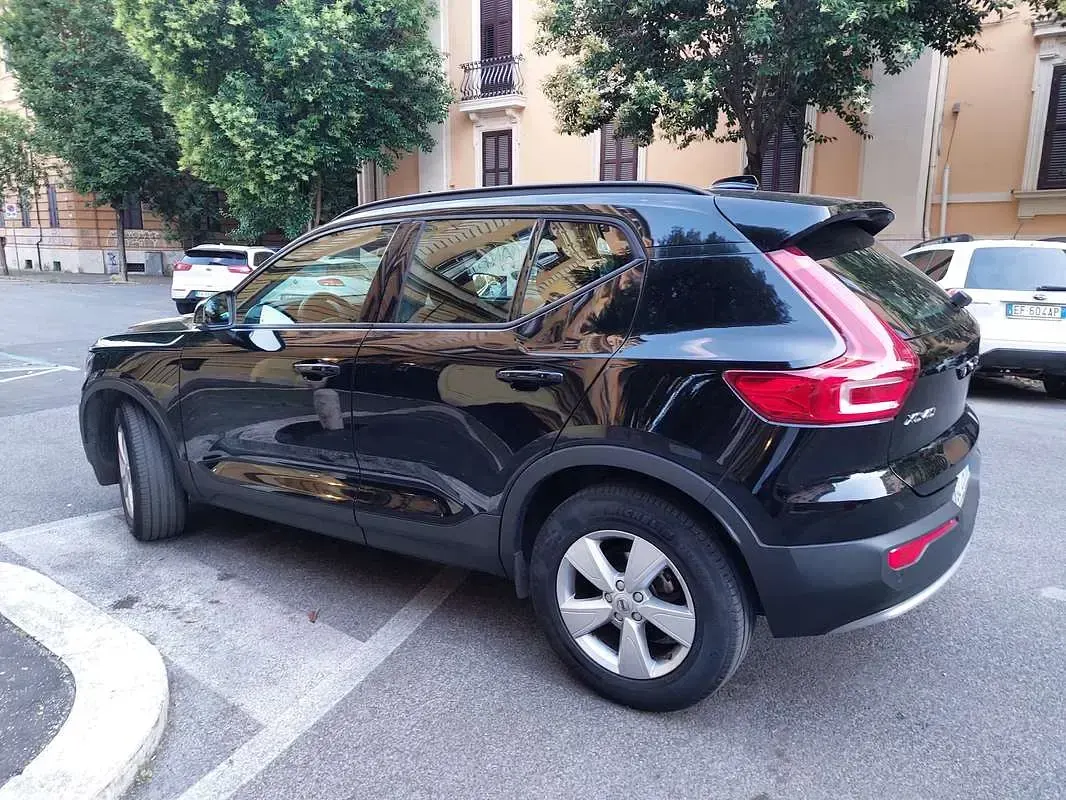 Usata Volvo XC40 129 CV (94 kW) 2022 Nero SUV