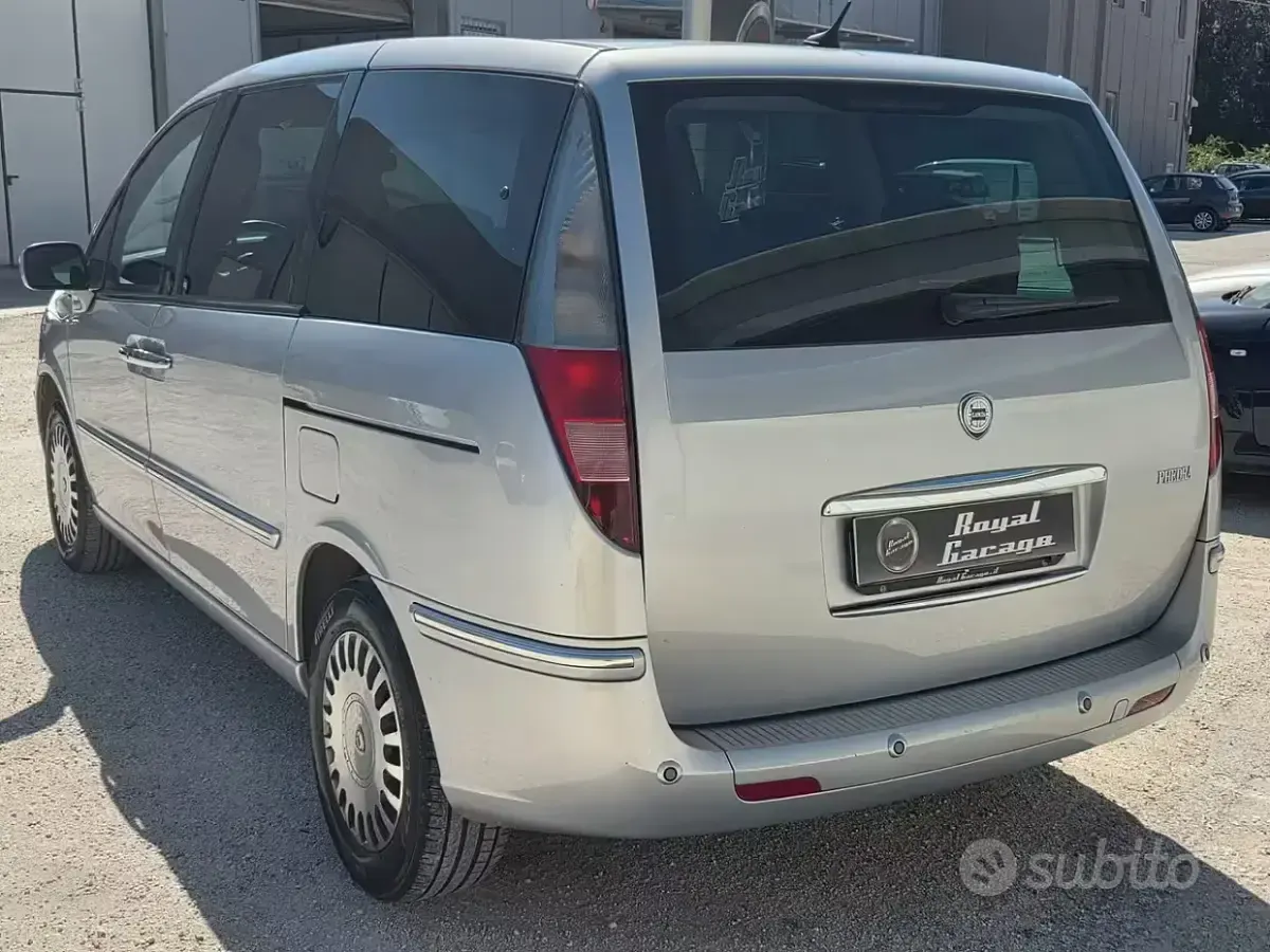 Usata Lancia Phedra 136 CV (100 kW) 2026 Grigio Monovolume