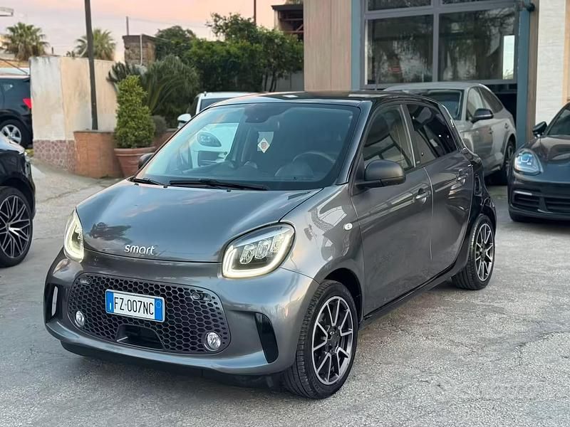 Usata Smart ForFour Prime 71 CV (52 kW) 2019 Grigio Utilitaria