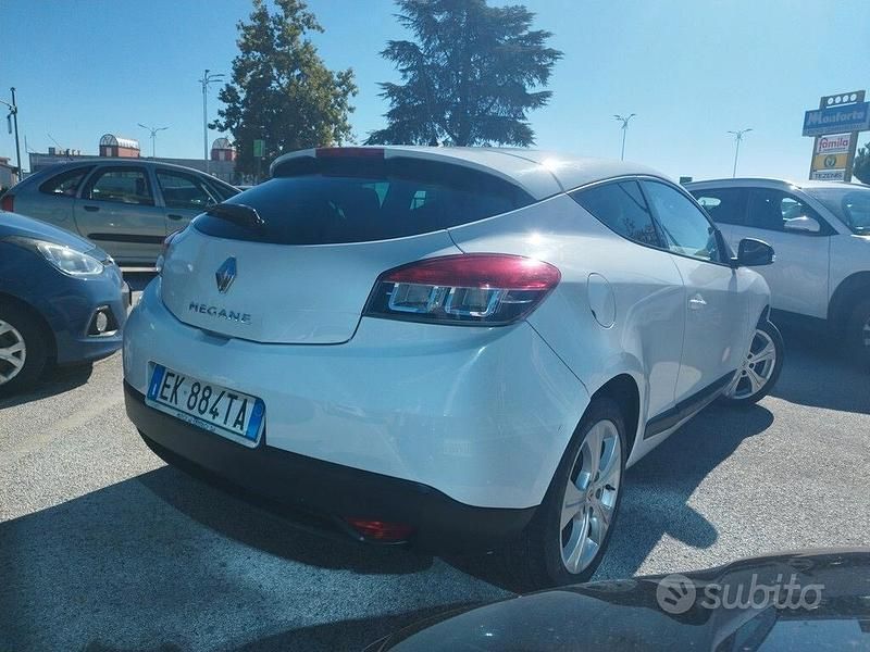 Usata Renault Mégane Coupé 90 CV (66 kW) 2011 Bianco Coupé