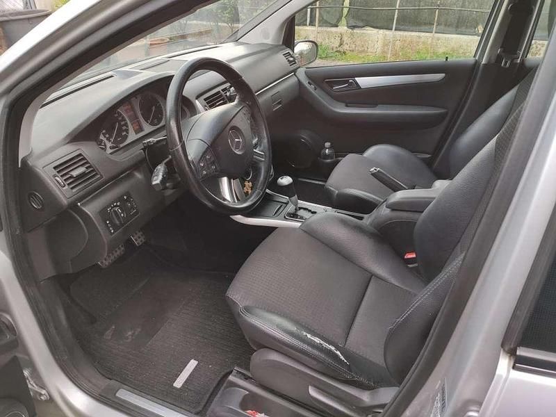 Usata Mercedes B200 140 CV (102 kW) 2007 Argento Monovolume