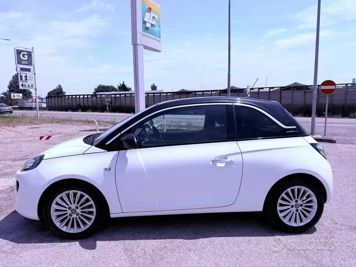 Usata Opel Adam 87 CV (63 kW) 2014 Bianco Utilitaria