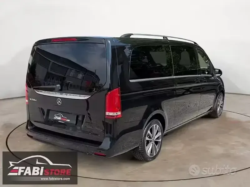 Usata Mercedes V250 Premium 190 CV (139 kW) 2024 Nero Monovolume