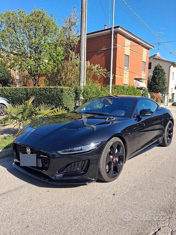 Usata Jaguar F-Type R-Dynamic 300 CV (220 kW) 2022 Nero Coupé
