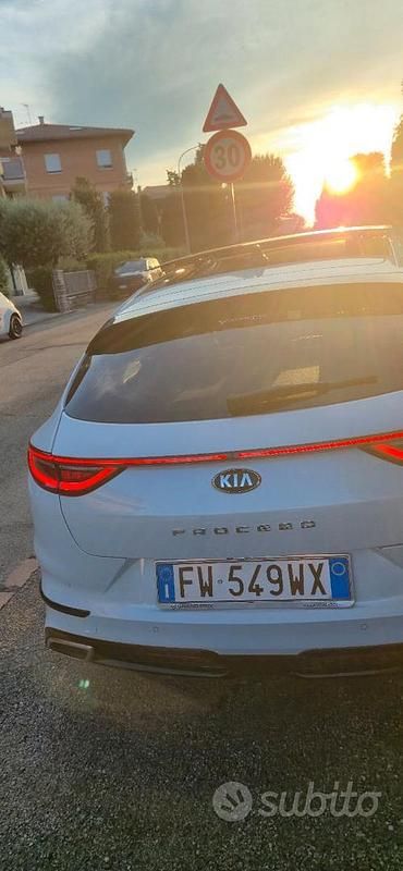 Usata Kia ProCeed 140 CV (102 kW) 2019 Bianco Utilitaria